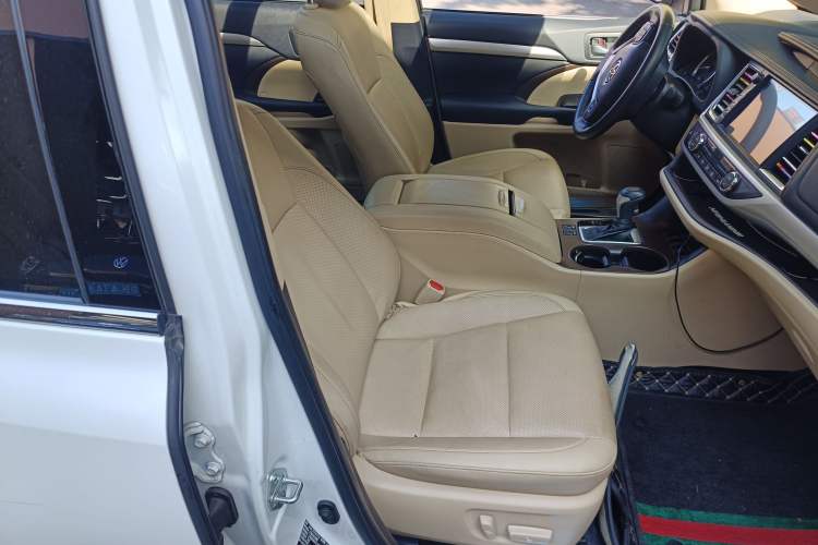 Used Toyota Highlander 2018 2.0T Four-Wheel Drive Luxury Version 7 Seats China VI Standard
