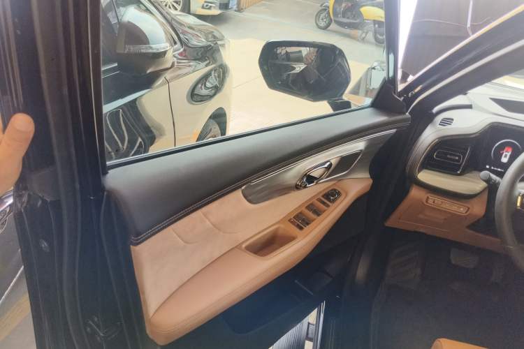 Used GAC Trumpchi ES9 2024 PHEV with 143 km Max
