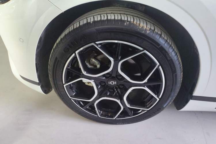 Used  A07 2025 All-Electric "True Fragrance" Edition 710-Mile Long-Range Version