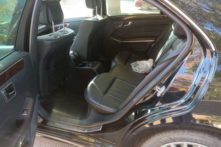 Used Mercedes-Benz E-Class 2015 E 260 L
