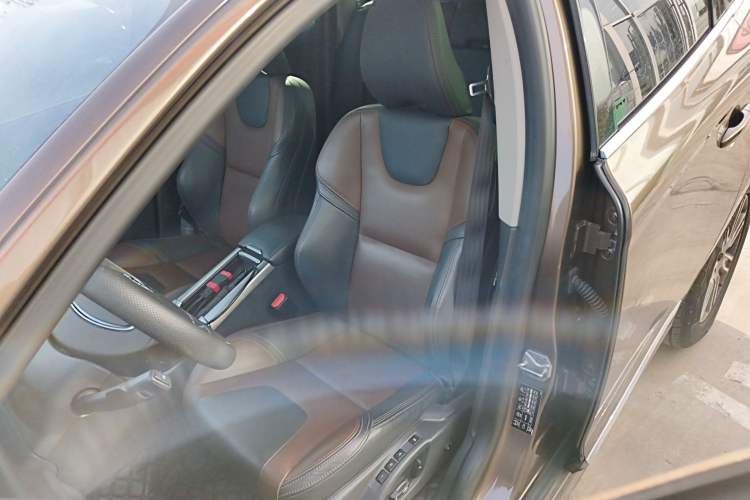 Used Volvo XC60 2017 T5 AWD Smart Range Edition
