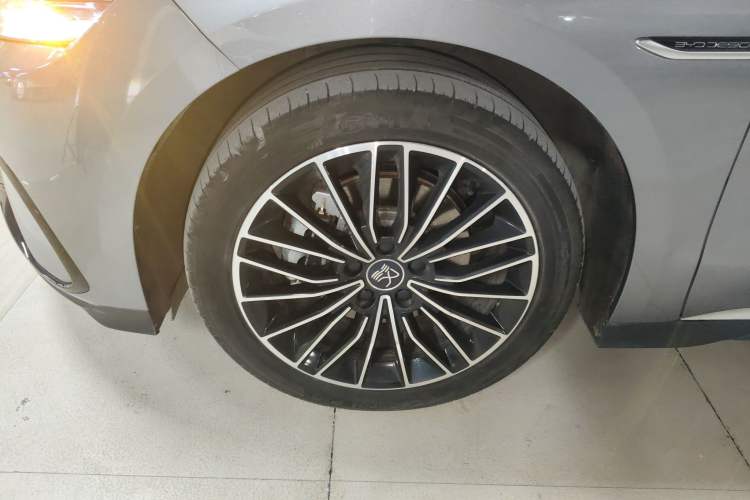 Used BYD Han 2024 EV Glory Edition 506KM Front-Wheel-Drive Premium Model
