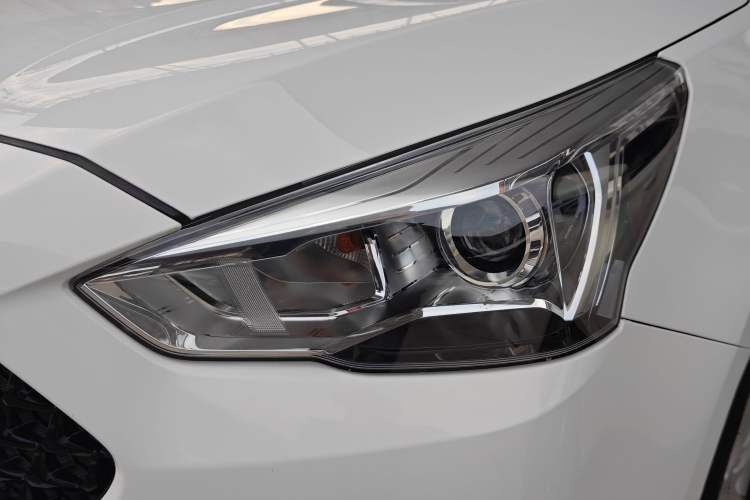 Used Haval M6 2019 1.5T DCT Two-Wheel Drive Elite Version China VI Standard
