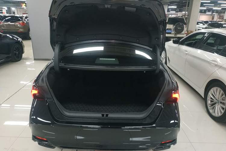 Used Toyota Avalon 2019 2.5L Touring Premium Version China VI Standard