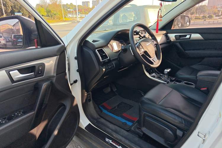 Used Haval H2 2018 1.5T Dual-Clutch Two-Wheel Drive Fashion Model China VI Standard
