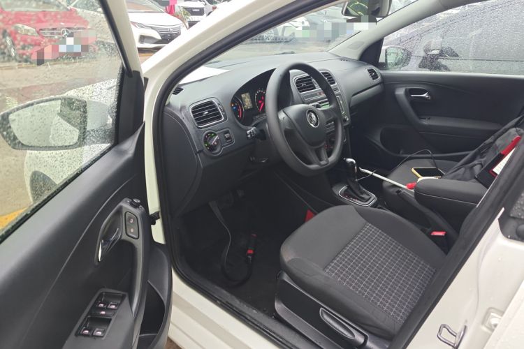 Used Volkswagen Polo 2014 1.6L Automatic Comfort Edition
