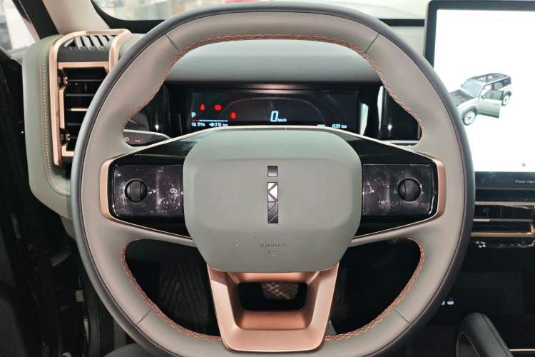 Used  03 2024 401km Range Two-Wheel Drive Standard Yuechao Version
