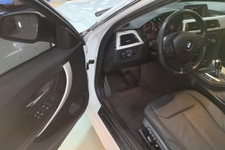 Used BMW 3 Series 2015 320Li Luxury Edition Fashion Model
