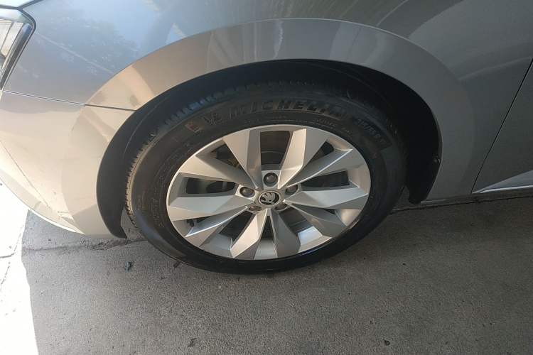 Used Skoda Superb 2016 TSI330 DSG Innovation Edition
