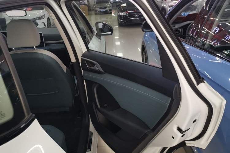 Used Volkswagen Tharu 2024 300TSI Two-Wheel-Drive Moon Luxury Edition
