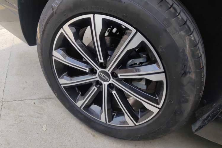 Used Chery Tiggo 9 2023 Updated Version 2.0T Dual-Clutch Two-Wheel Drive Leading Edition 5 Seats
