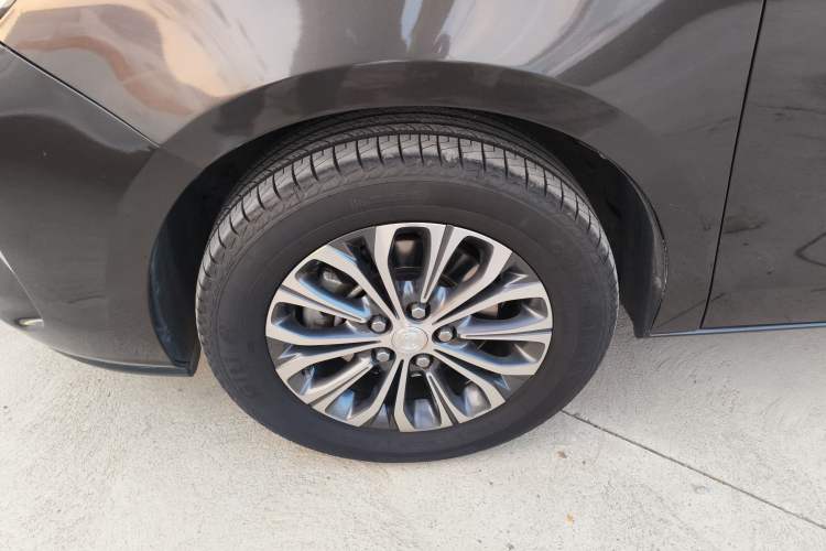 Used Buick GL8 2021 Land Cruiser Executive Class 652T Comfort Model
