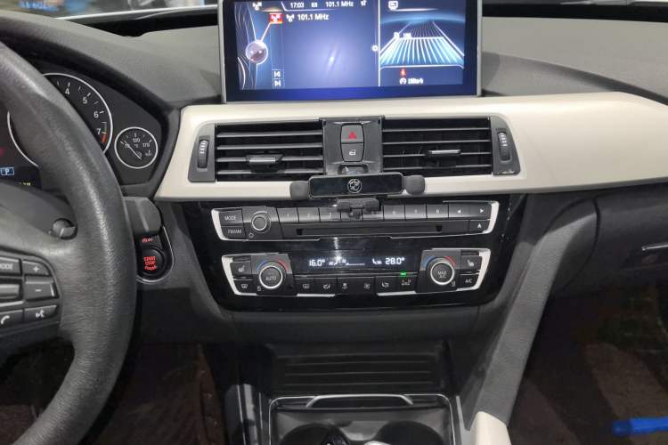 Used BMW 3 Series GT 2017 320i Sport Edition
