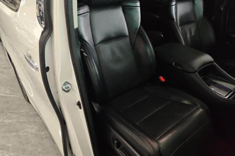 Used Toyota Vellfire 2021 Crown Dual-Engine 2.5L HV Luxury Edition