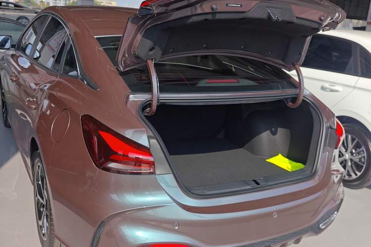 Used MG 5 2025 300TGI Global Flagship Edition
