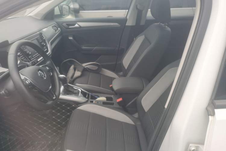 Used Volkswagen T-ROC 2019 230TSI DSG Two-Wheel-Drive Advanced Version China VI Standard
