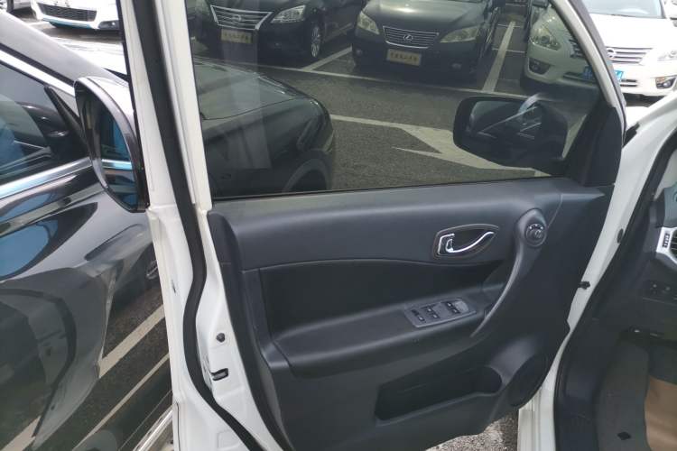 Used Renault Koleos 2014 2.0L Two-Wheel Drive Fashion Edition
