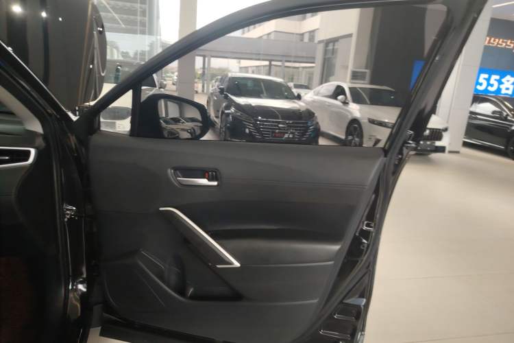 Used Toyota FRONTLANDER 2024 2.0L CVT Luxury Edition
