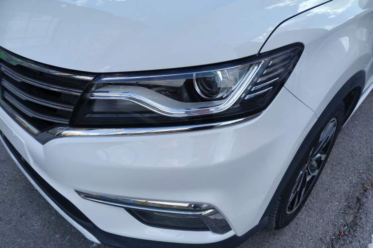 Used Roewe RX5 2016 30T Two-Wheel Drive Automatic Internet Smart Edition
