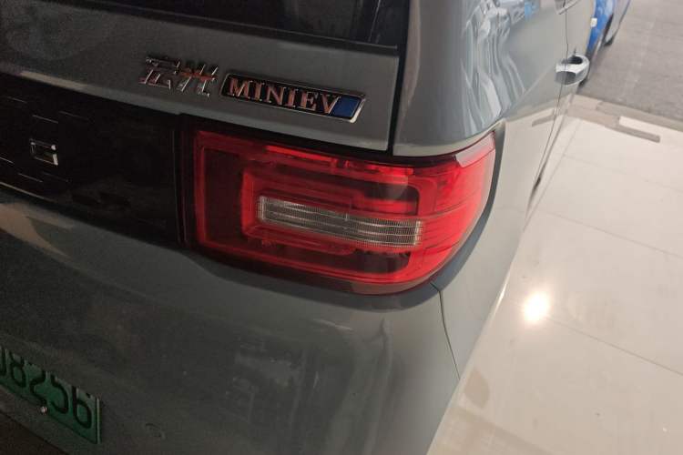 Used Wuling Hongguang MINIEV 2022 Macaron Premium Model – Lithium Ternary Battery
