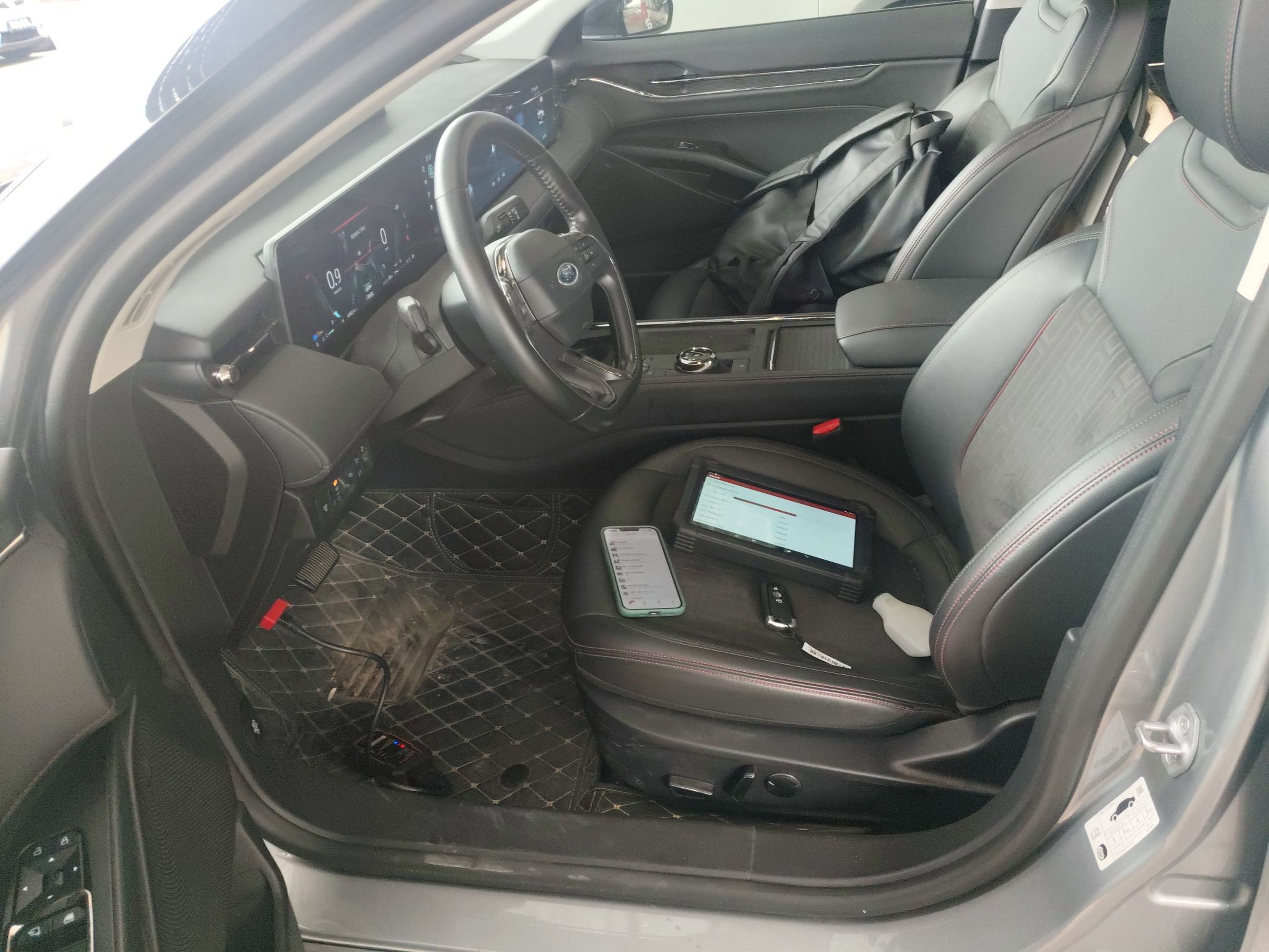 Переднее сиденье в автомобиле