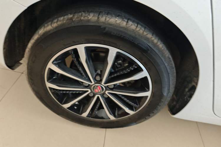 Used Roewe i5 2020 1.5L Automatic 4G Connect Luxury Flagship Edition