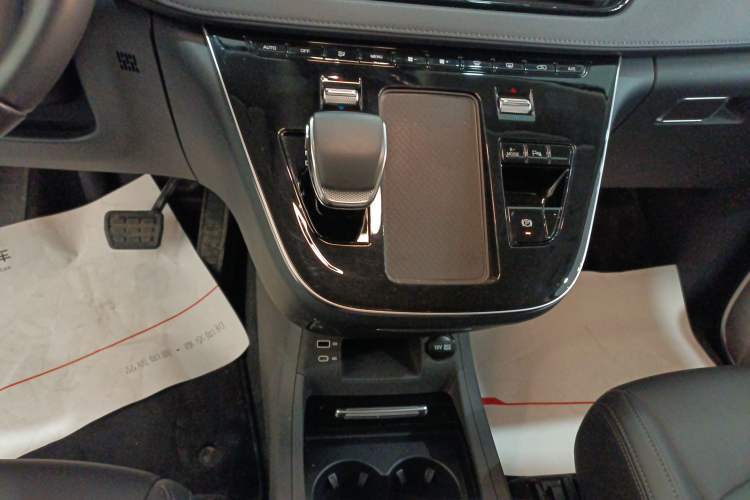 Used Hongqi HQ9 PHEV 2024 2.0T Four-Wheel Drive Business Edition