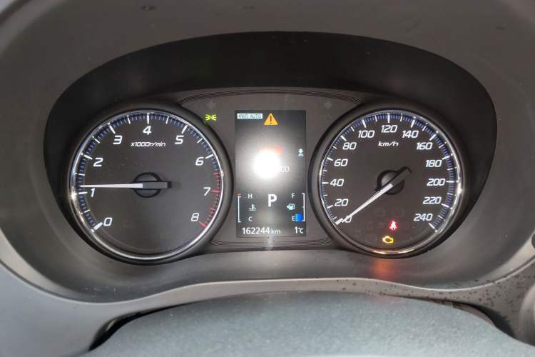 Used Mitsubishi Outlander 2019 2.4L 4x4 Zhi Xiang Edition 5 Seats China VI Standard
