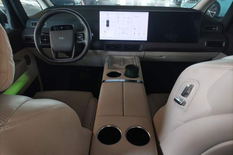 Used Li Auto MEGA 2024 Ultra Model
