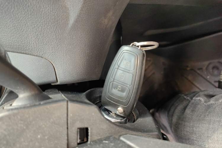 Used Ford Focus 2012 Sedan 1.6L Automatic Fashion Edition