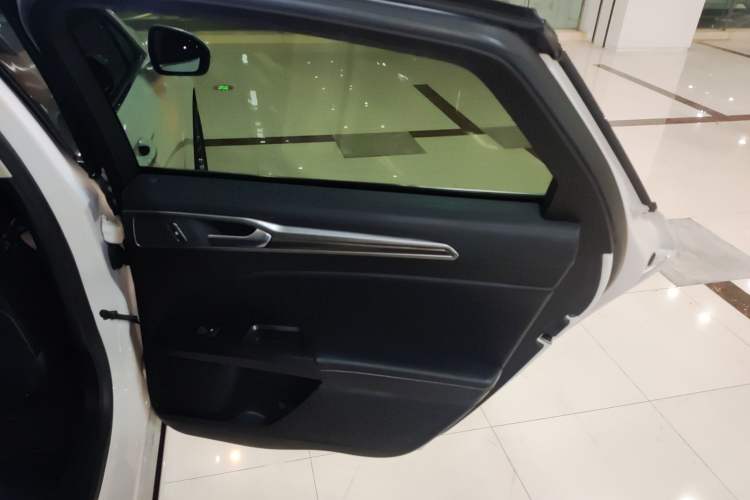 Used Ford Mondeo 2017 EcoBoost 180 Stylish Model
