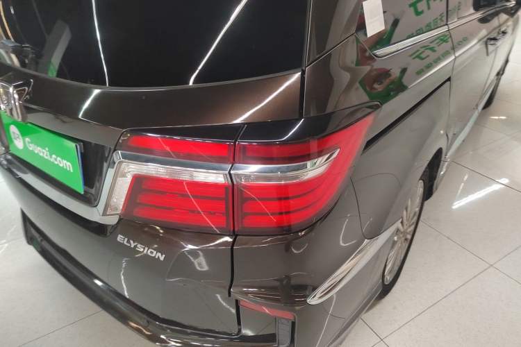 Used Honda Elysion 2016 2.4L Luxury Edition
