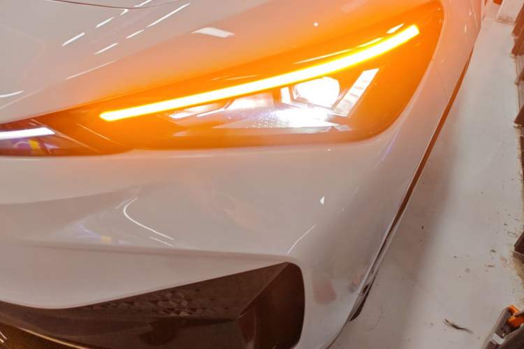 Used Volkswagen ID.UNYX 2024 Pro Long-Range Version
