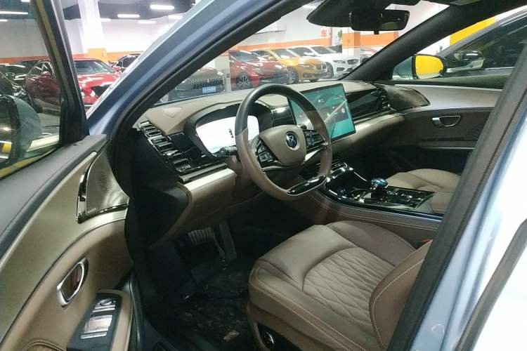 Used BYD Han 2023 EV Champion Edition 605KM Front-Drive Premium Model
