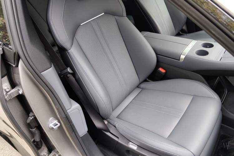 Used  YU7 2025 Ultra-Long Range Rear-Wheel Drive Version
