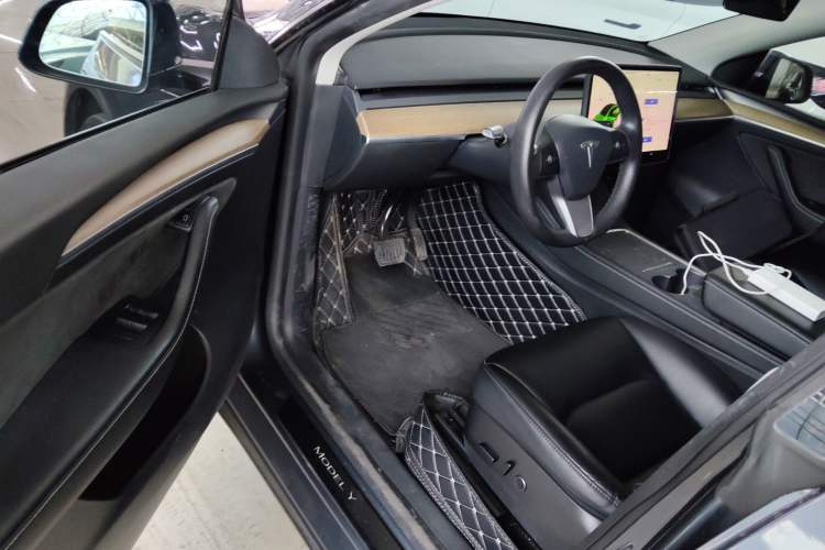 Used Tesla Model Y 2022 Rear-Wheel-Drive Version