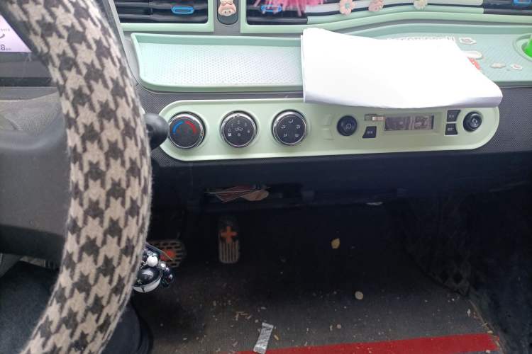 Used Wuling Hongguang MINIEV 2022 Easy Version Lithium Iron Phosphate
