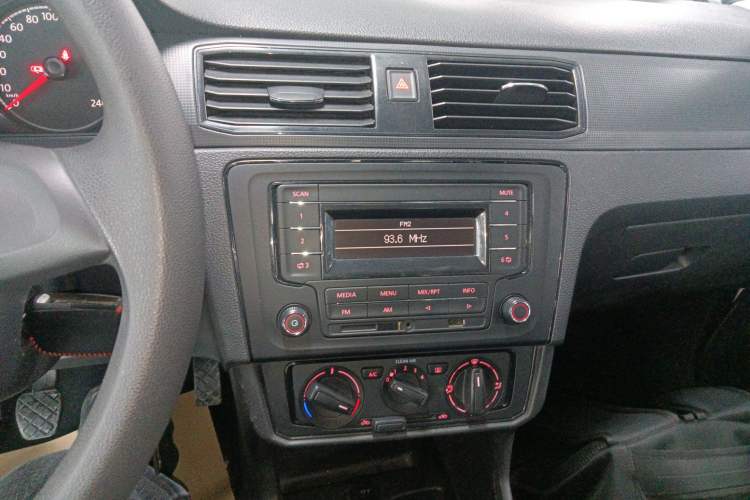 Used Volkswagen Santana 2016 1.4L Manual Fashion Edition
