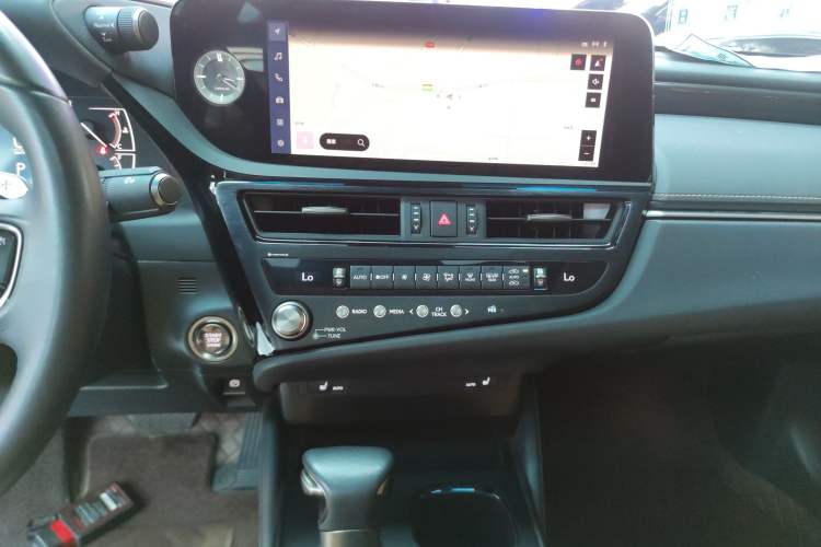 Used Lexus ES 2022 200 Excellence Edition
