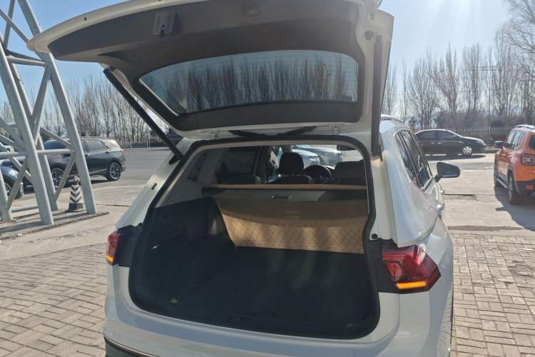 Used Volkswagen Tiguan L 2025 Model, Outstanding Version, 300TSI Automatic Two-Wheel Drive Longteng Edition