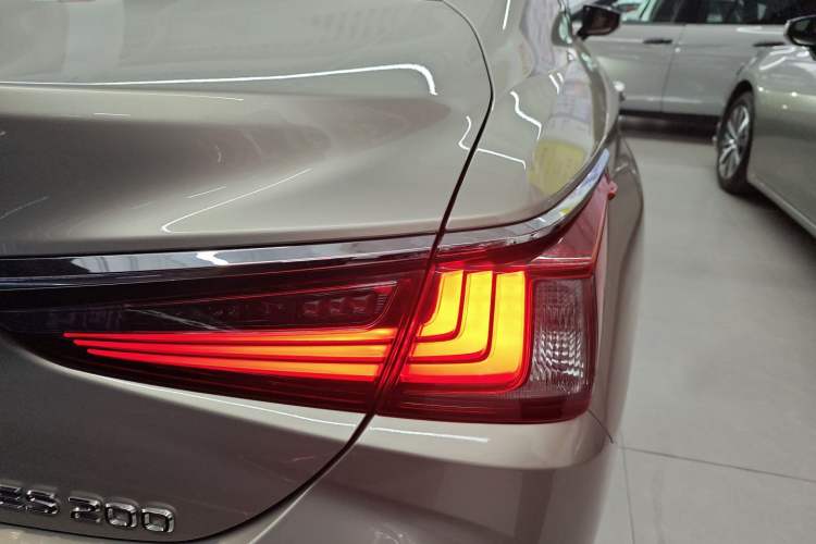 Used Lexus ES 2018 200 Luxury Edition China V Standard
