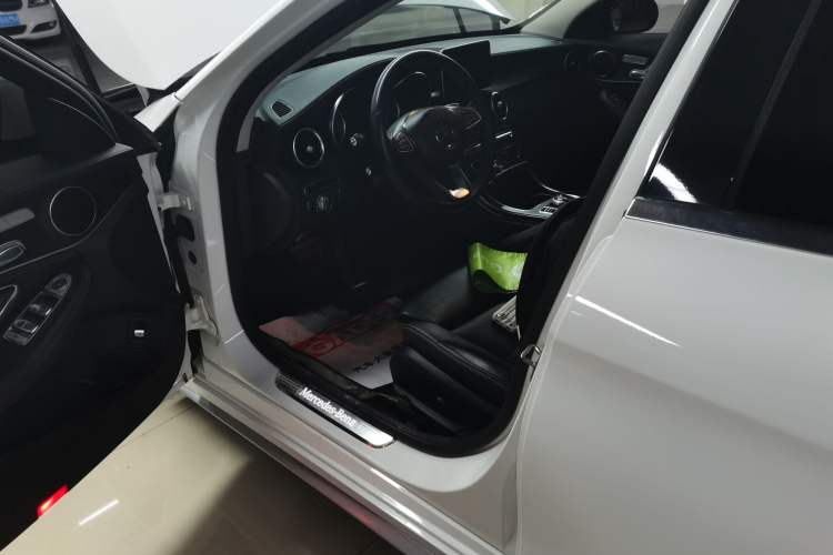 Used Mercedes-Benz C-Class 2017 Facelift C 200 L Sport Edition
