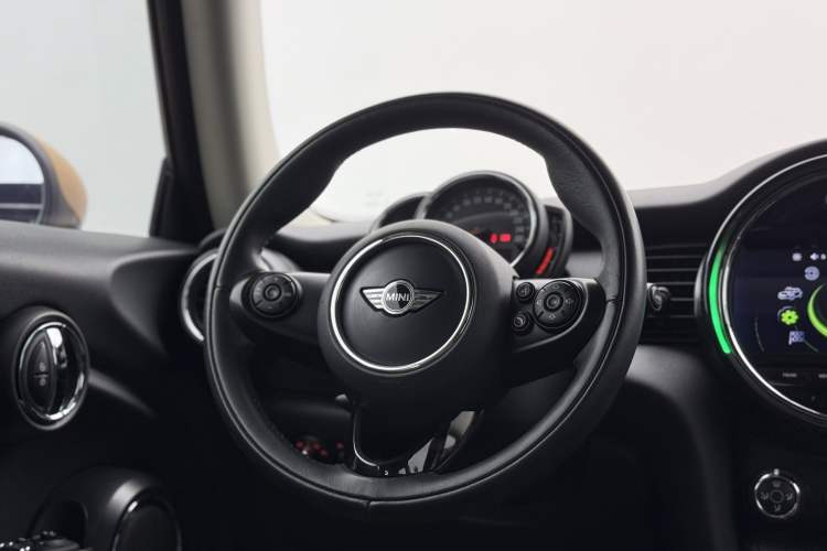 Used  MINI 2016 1.2T ONE Pioneer Edition
