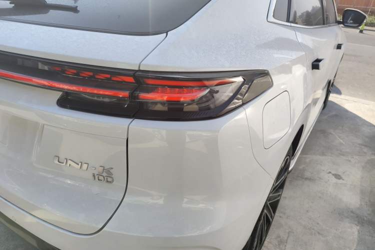 Used Changan UNI-K iDD 2022 Blue Whale iDD 130km 1.5T Prestige Model
