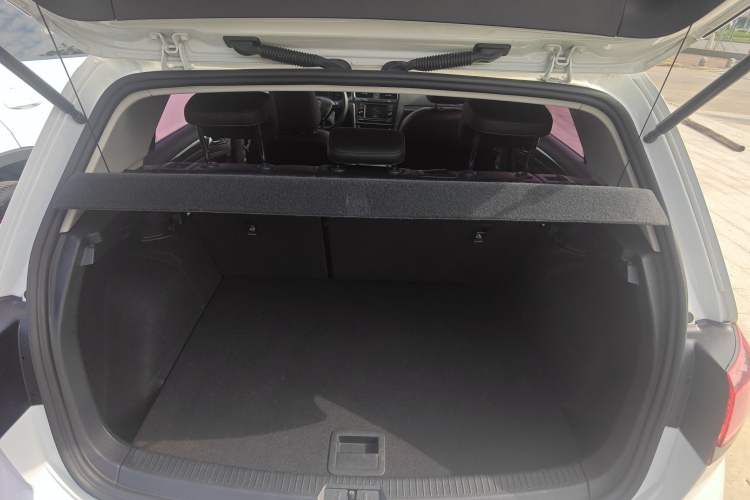 Used Volkswagen Golf 2018 230TSI Automatic Luxury Version
