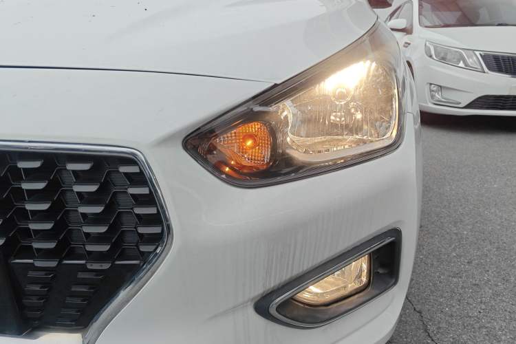 Used Hyundai Verna 2017 1.4L Automatic YueXiang Edition China V-standard
