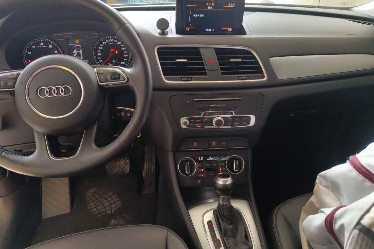 Used Audi Q3 2017 30 TFSI Fashion Model
