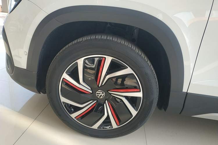 Used Volkswagen Tharu 2024 300TSI Two-Wheel-Drive Moon Luxury Edition