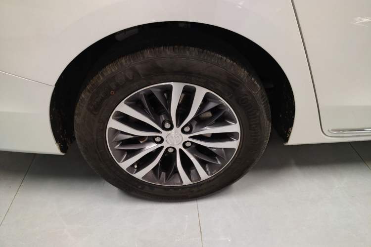 Used Buick GL8 2023 ES Lu Zun Deluxe and Yue Edition
