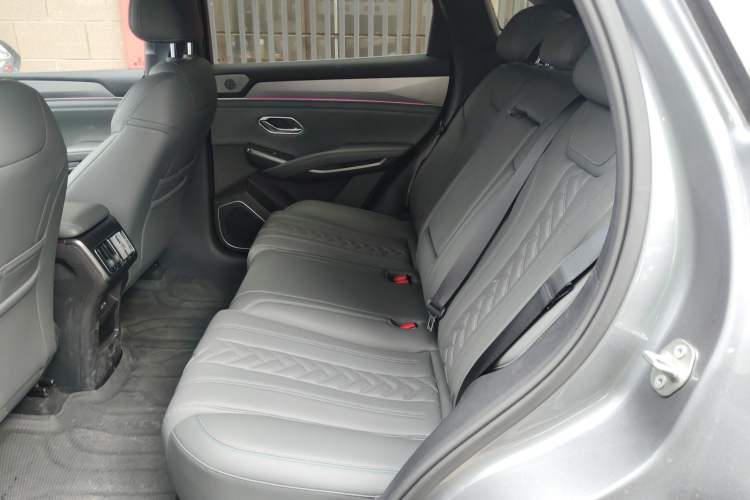 Used BYD Song L DM-i 2025 Intelligent Driving Version 160 km Beyond-Range Type
